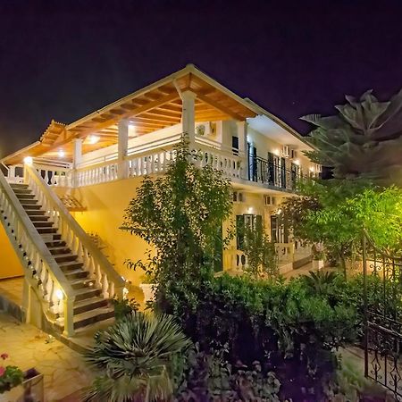 Kapetanios Luxury Aparthotel Agios Georgios  Bagian luar foto